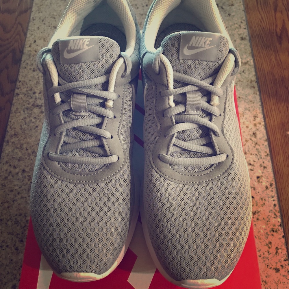 Nike Women’s Tanjun shoes